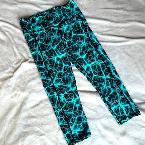 CVG Serenity turquoise Capri leggings